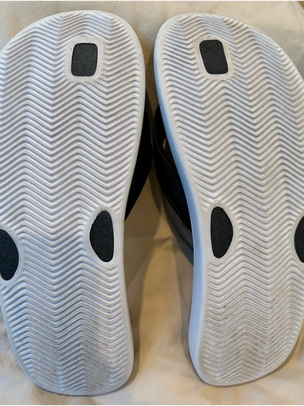 Nike Black and White Women's Flip Flop Sandals - Picture 5 of 10